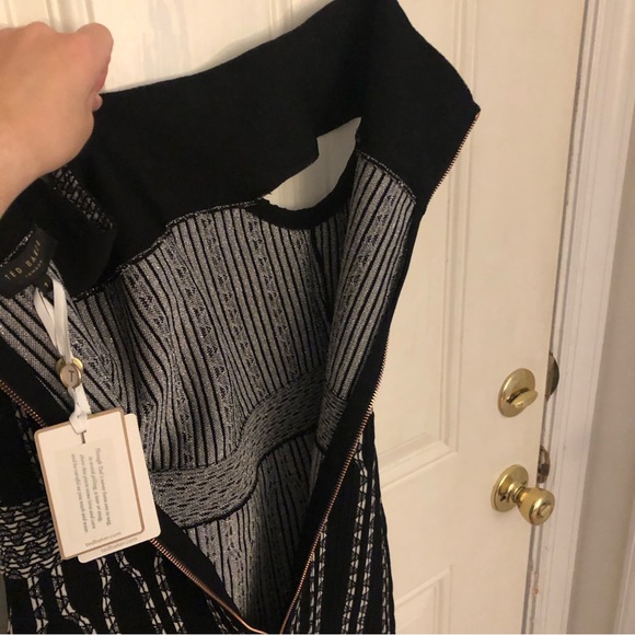 NWT Ted Baker Yolinii Bardot Off-the-Shoulders Bodycon Dress TB 1 - Picture 13 of 13